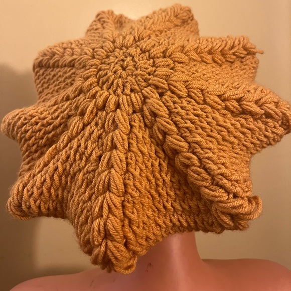 Hand unisex crocheted braid barn. Keeping all your braids under one roof! - Picture 4 of 5